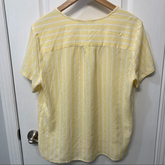 Cleo Petites Yellow/white striped buttoned blouse Size L - Picture 3 of 3